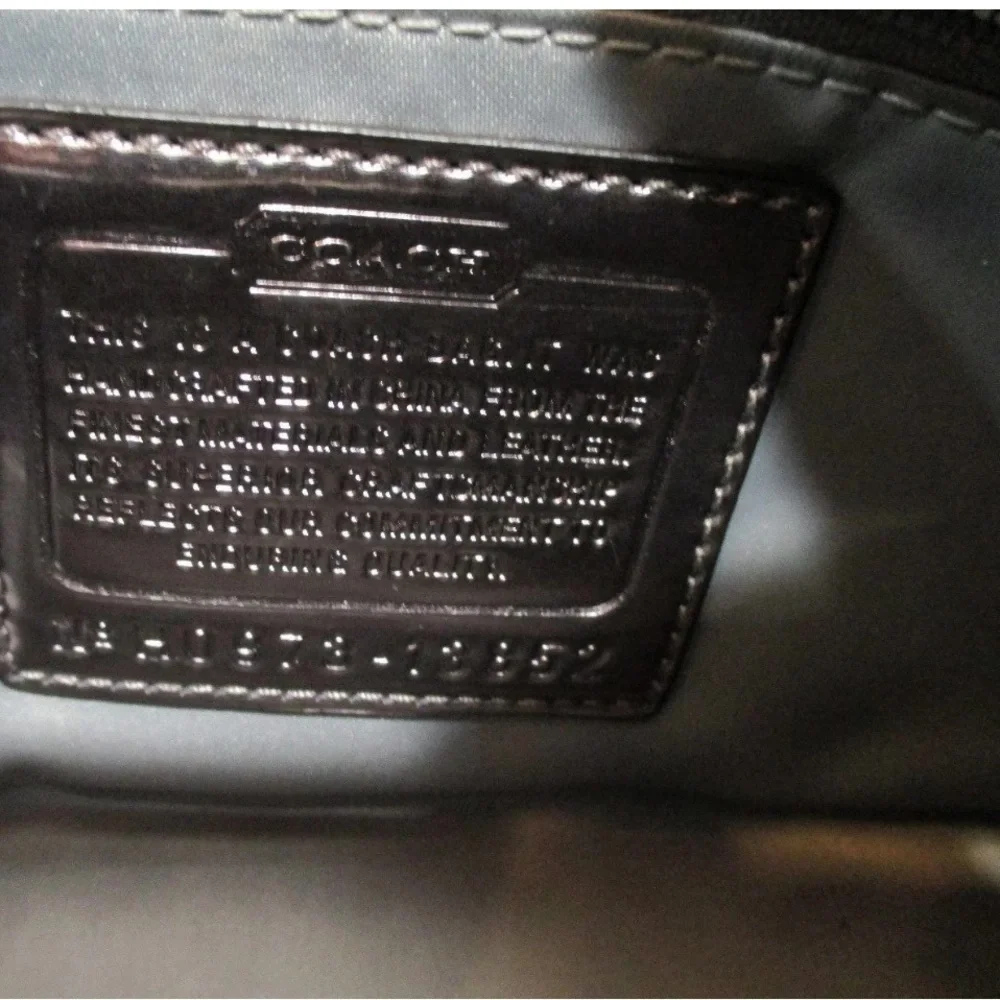 Coach Vintage Red Patent Leather Shoulder Bag - Picture 3 of 3